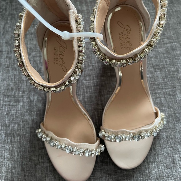 Badgley Mischka - Picture 2 of 6